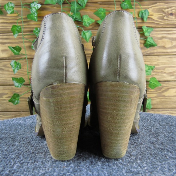 Very Volatile Womens Ankle Boots Size 7.5 Beige Buckle Wedge Heel Booties - Picture 4 of 8